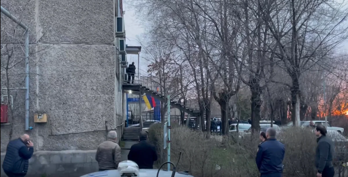 В Ереване задержали нападавшего на здание отделения полиции