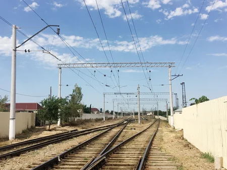 Bakıətrafı dəmir yolu xəttinin elektrik təchizatı sistemi əsaslı təmir olunur