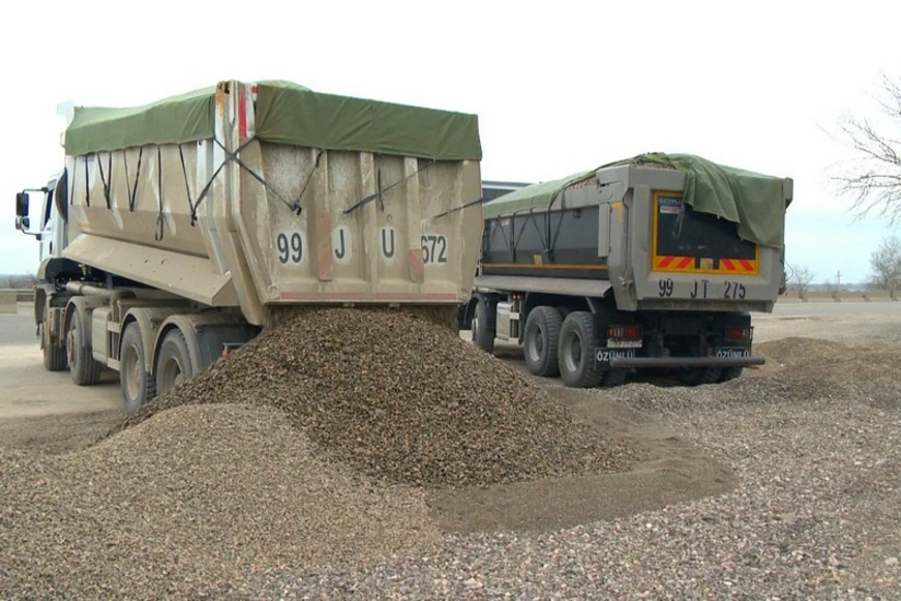 Deputatlar iriqabaritli avtomobillərin normadan artıq yüklənməsinə görə cərimələrin artırılmasına səs veriblər