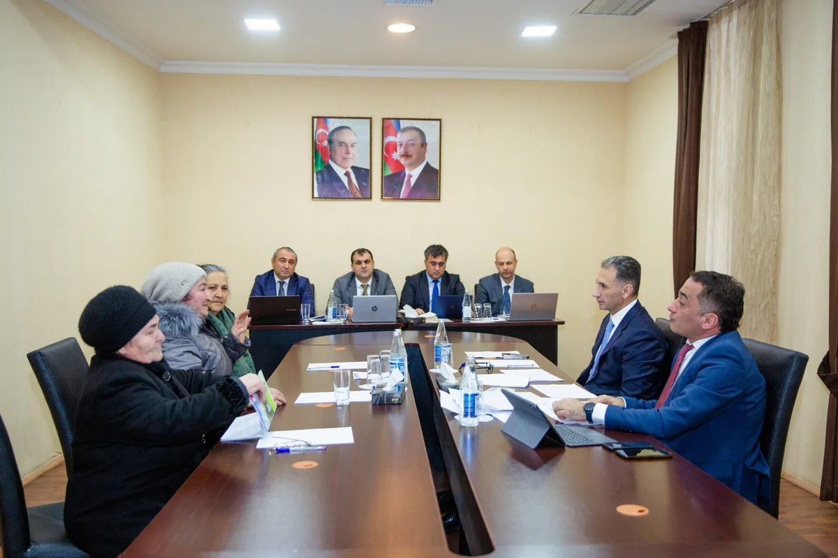 Rəşad Nəbiyev 6 rayonun sakinlərinin müraciətlərini dinləyib