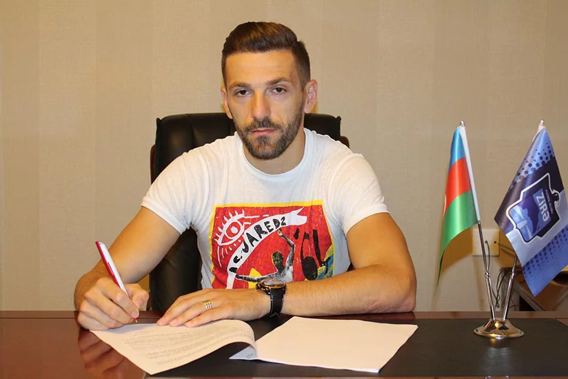 ​Zirə klubu albaniyalı futbolçu ilə müqavilə imzalayıb
