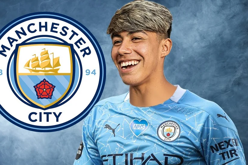 Mançester Siti 18 yaşlı yarımmüdafiəçini transfer etdi