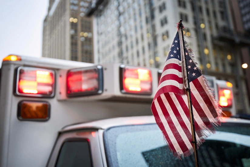 ABŞ-də qatar yanğınsöndürən maşınla toqquşub, xəsarət alanlar var