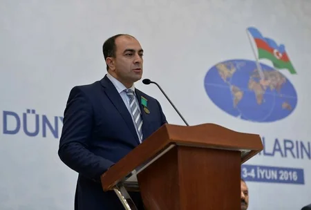 Председатель украинского парламента удостоил руководителя азербайджанской диаспоры высшей награды