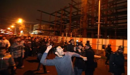 Səudiyyə Ərəbistanının Məşhəddəki konsulluğu yandırılıb - FOTO