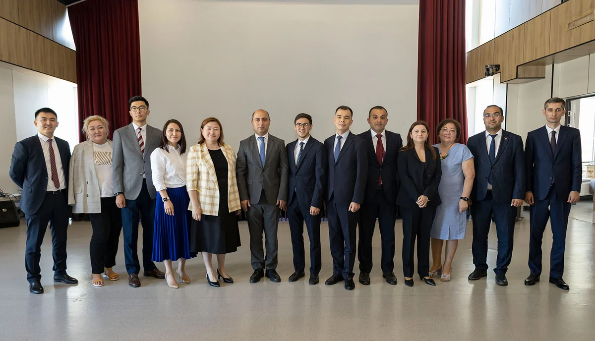 Azərbaycanın təhsil naziri Qazaxıstana gedib
