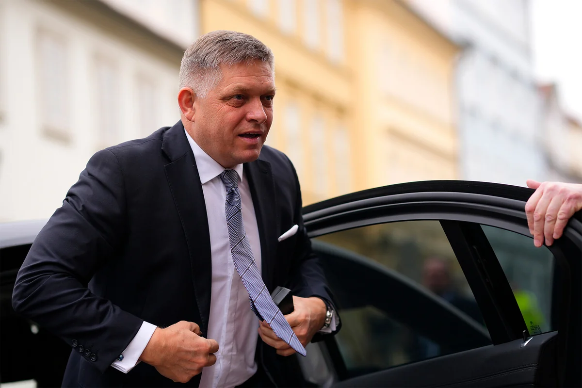 Poland allows Slovak PM's plane to fly to Moscow