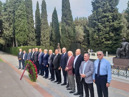Group of 8th Congress of Journalists participants visit graves of Heydar Aliyev and Hasan Bey Zardabi