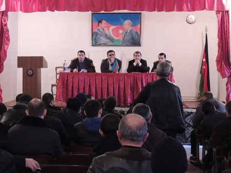 Bakıdakı 1 və 15 saylı cəzaçəkmə müəssisələrində dini mövzuda maarifləndirici tədbirlər keçirilib