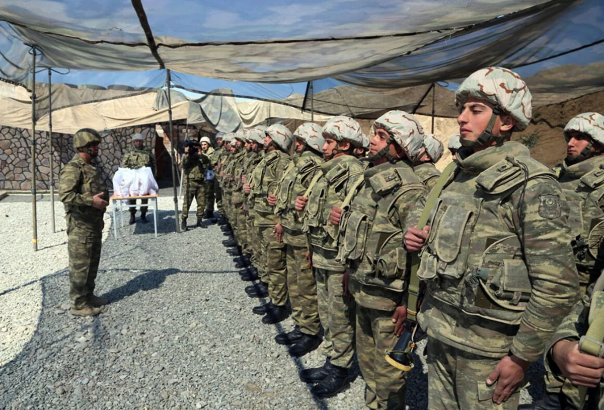 Müdafiə naziri cəbhənin ön xəttində yerləşən bölmələrdə olub