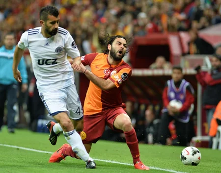 “Qalatasaray” liderliyə yüksəldi