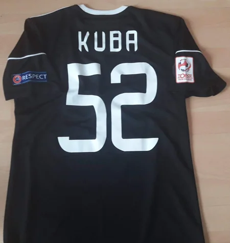 Polish legionnaire of Qarabag puts up his uniform on auction