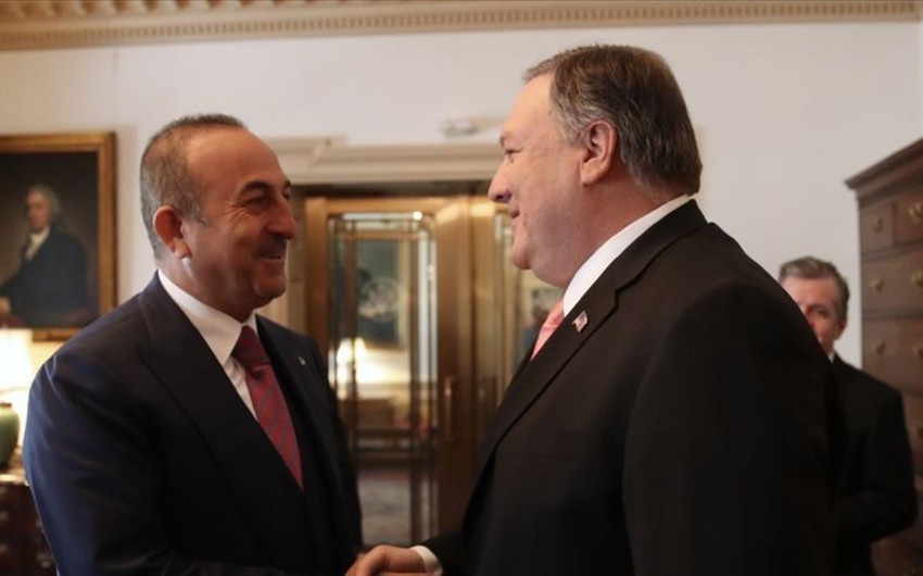 Mövlud Çavuşoğlu Mayk Pompeo ilə Türkiyə-ABŞ əlaqələrini müzakirə edib