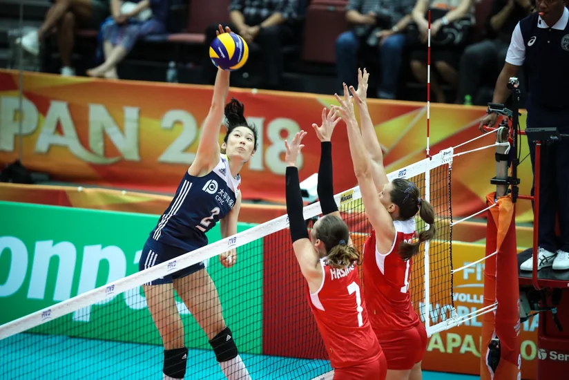 Voleybol üzrə Azərbaycan millisi Çin yığmasına uduzub