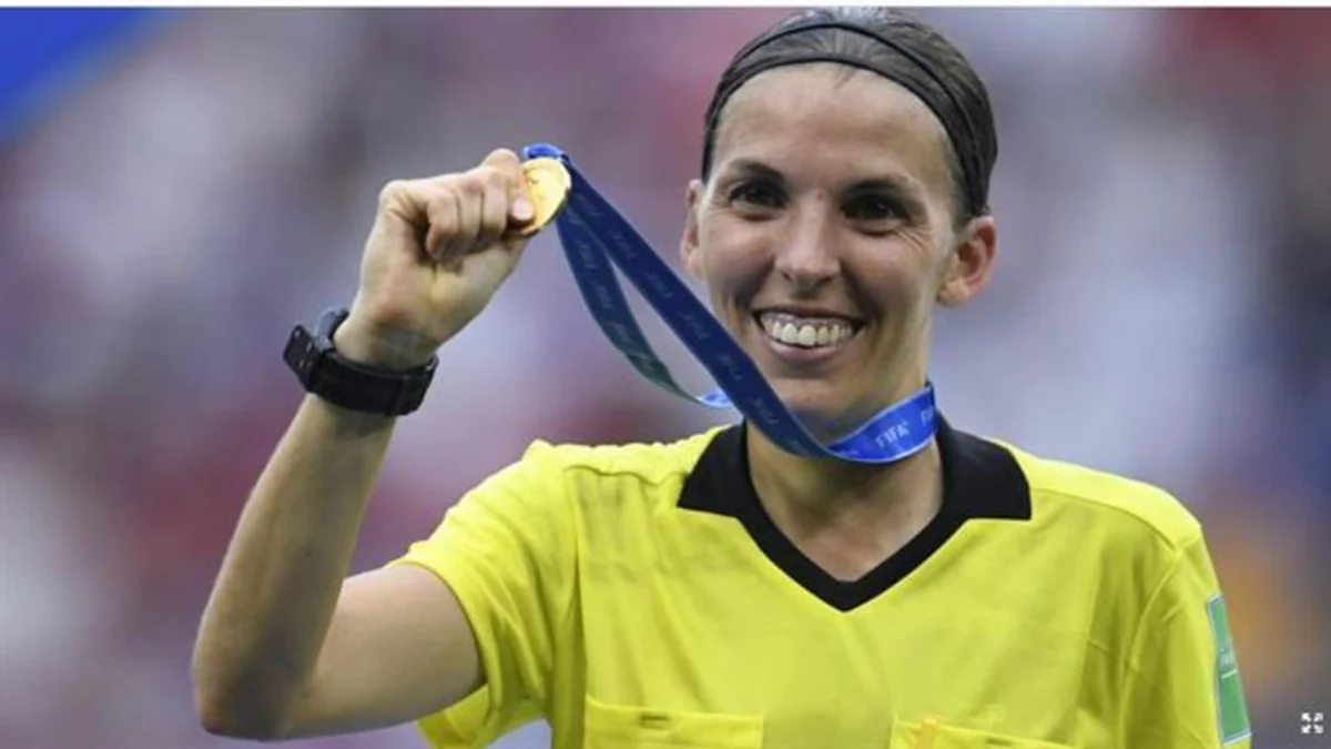 DÇ-2022-nin seçmə oyunu qadın baş hakimə tapşırıldı