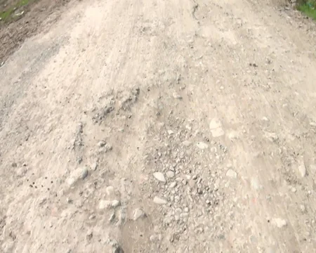 Kürdəmirdə əlli il əvvəl tikilən yol bərbad vəziyyətə düşüb - REPORTAJ