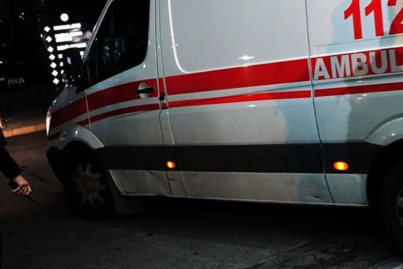 В Баку управляемый сотрудником полиции автомобиль попал в аварию