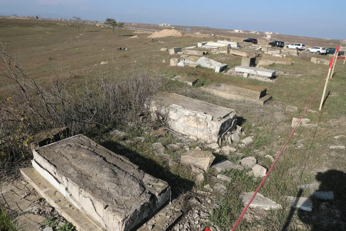 Azerbaijan to submit report to int'l organizations on destroyed cemeteries