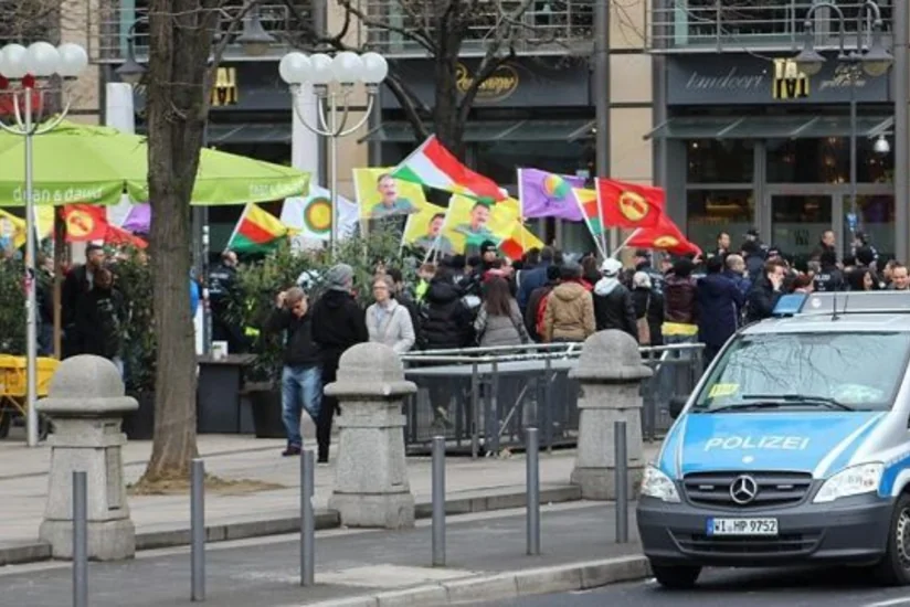 Terrorçu PKK tərəfdarları Beynəlxalq Əfv Təşkilatının Londondakı binasına hücum edib