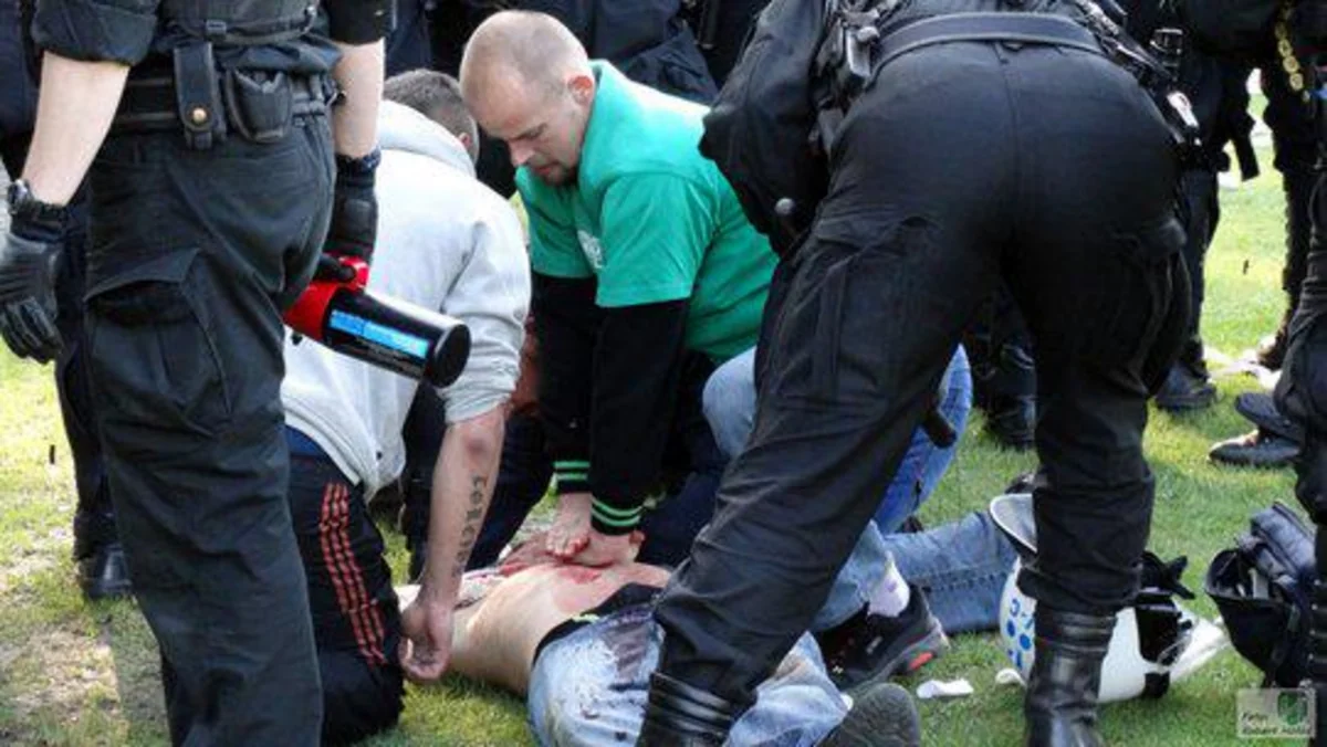 ​Polşada polis futbol fanatına atəş açıb – VİDEO