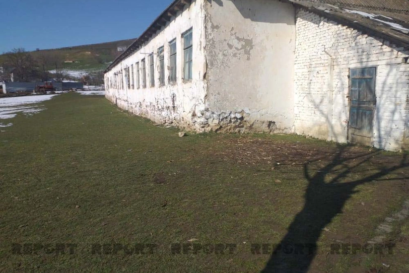 Cəlilabadda orta məktəbin döşəməsi və tavanı çöküb