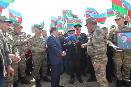 Qar uçqununda həlak olan hərbçi Qazaxda dəfn edilib - FOTO - YENİLƏNİB
