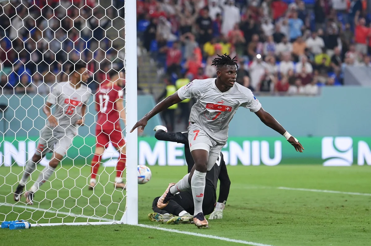 DÇ-2022: İsveçrə millisi 1/8 finalda, Serbiya mundialla vidalaşıb