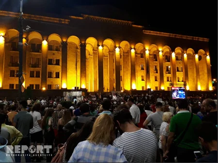 Жители Стамбула отметили победу Экрема Имамоглу - ФОТОРЕПОРТАЖ - ВИДЕО