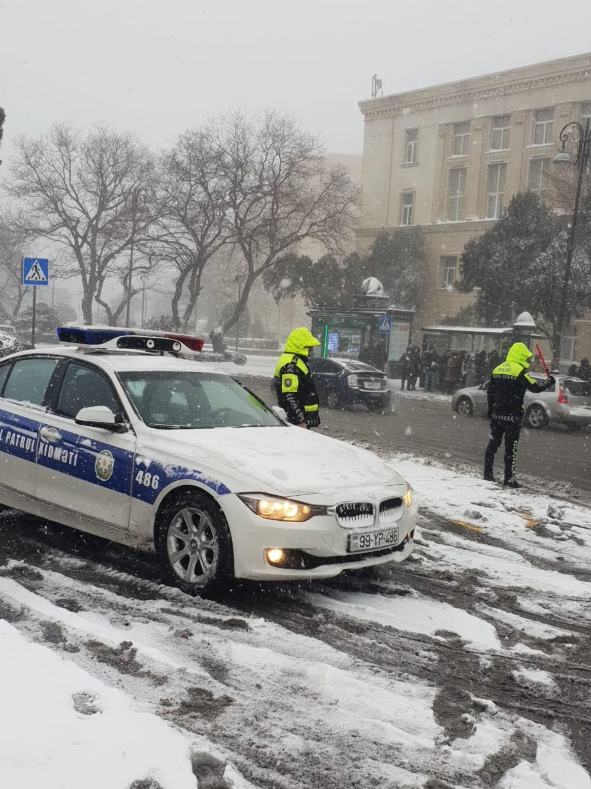 Qarlı Bakıda azı 25 yol-nəqliyyat hadisəsi olub