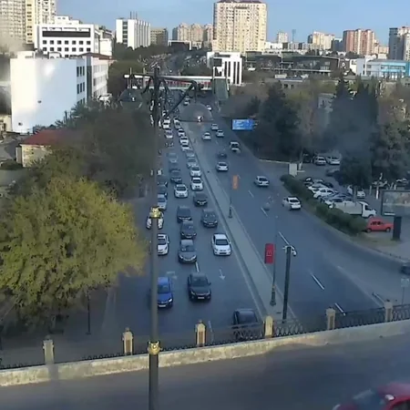 Bakının bir çox yollarında nəqliyyatın sıxlığı müşahidə edilir - SİYAHI