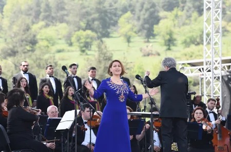 Şuşada “Xarıbülbül” musiqi festivalı başa çatıb - YENİLƏNİB - 2