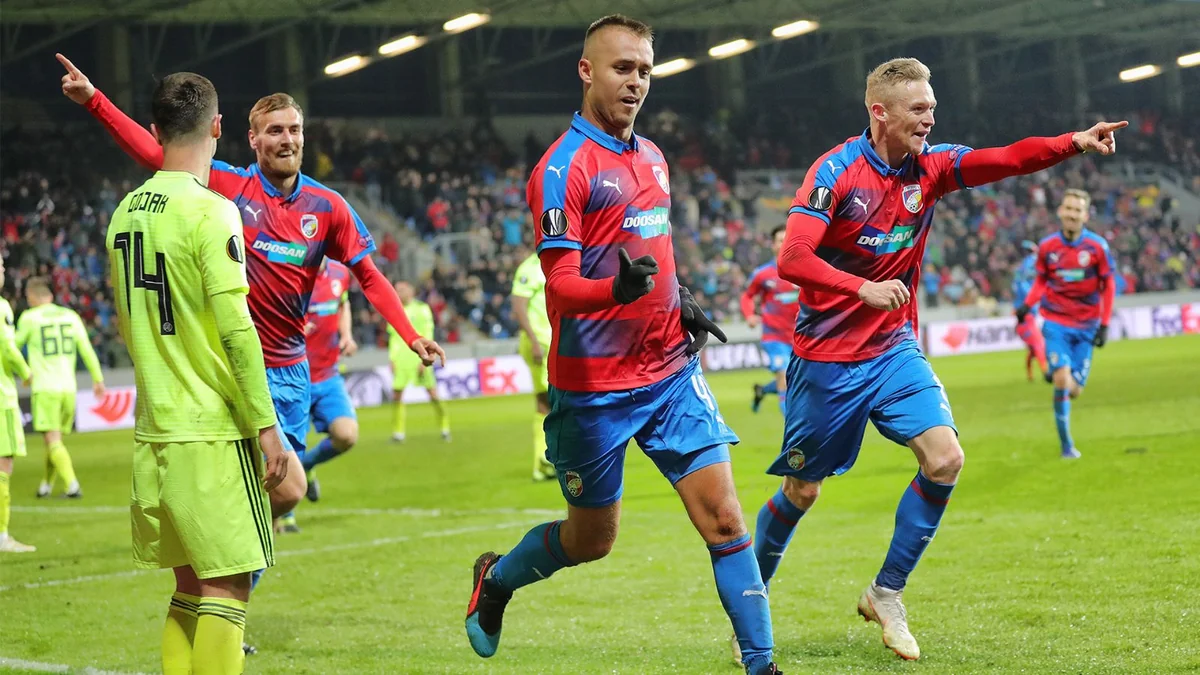 Футболист Виктории: В обороне Карабаха есть уязвимые места