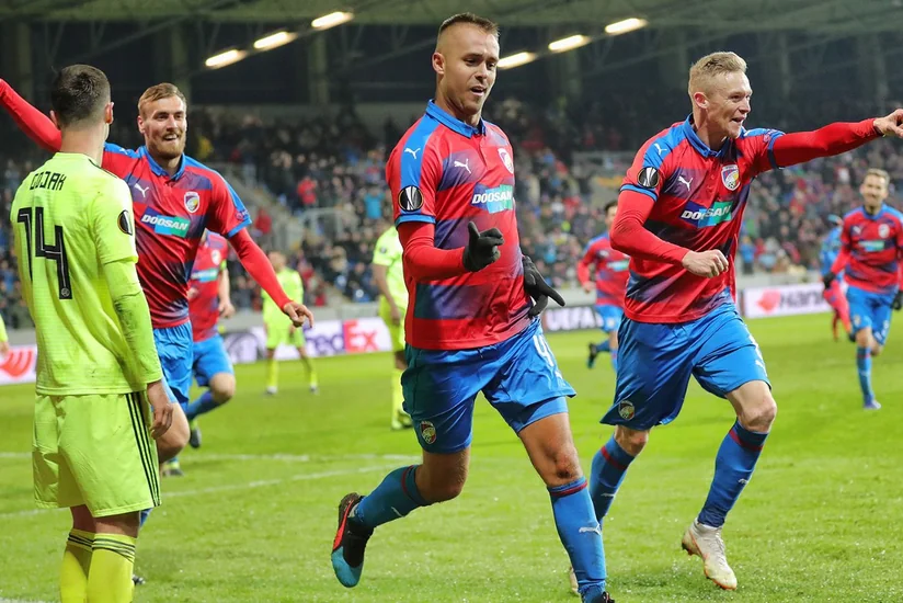 Футболист Виктории: В обороне Карабаха есть уязвимые места