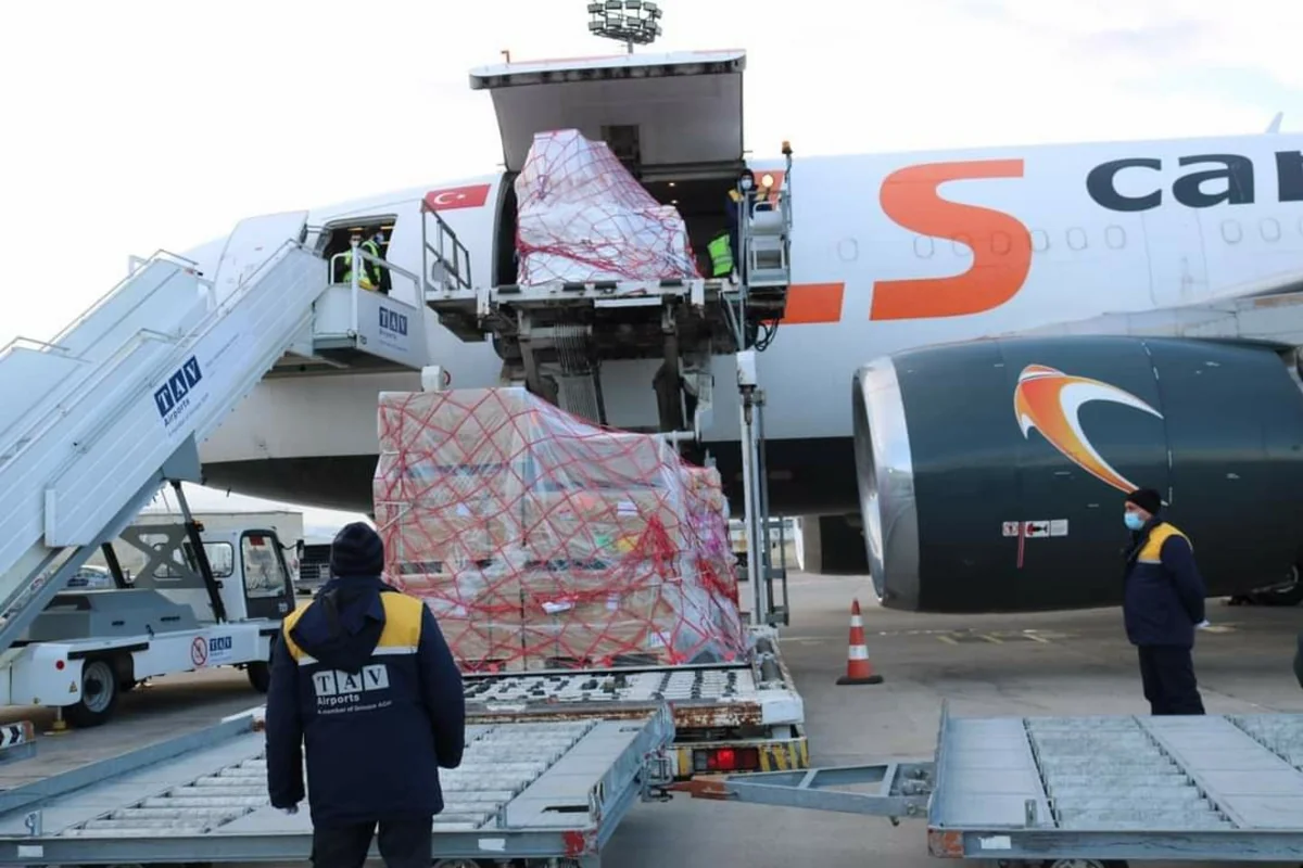 Gürcüstana koronavirus peyvəndinin ilk partiyası çatdırılıb