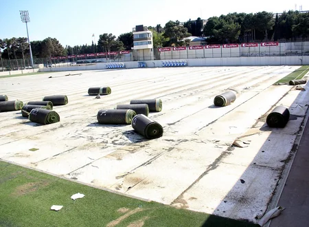 Sumqayıt klubuna məxsus stadionda meydanın ot örtüyü tamamilə sökülüb
