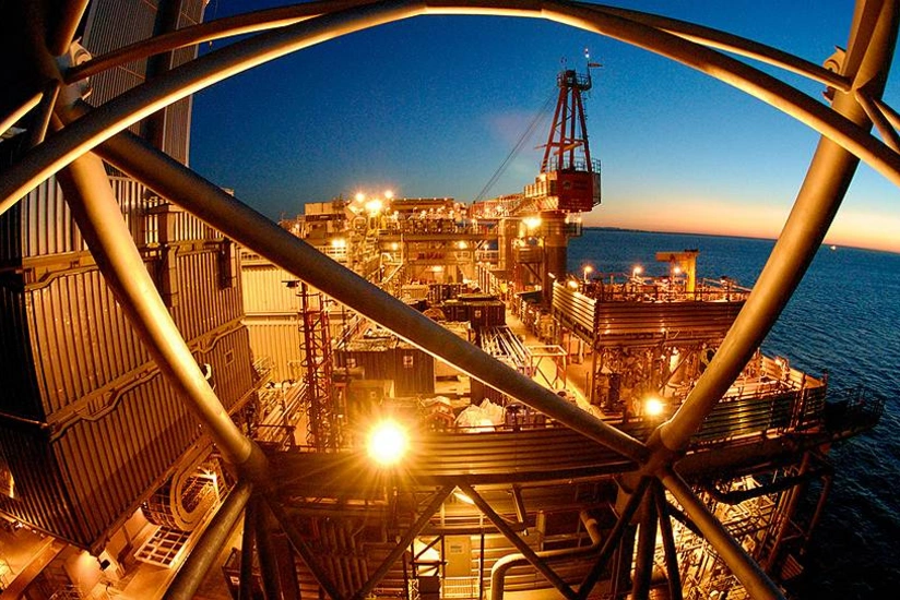 Kuwait cuts output by 130,000 barrels a day