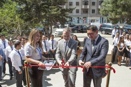 ​AccessBankın filiallarından biri bağlanıb, digəri açılıb