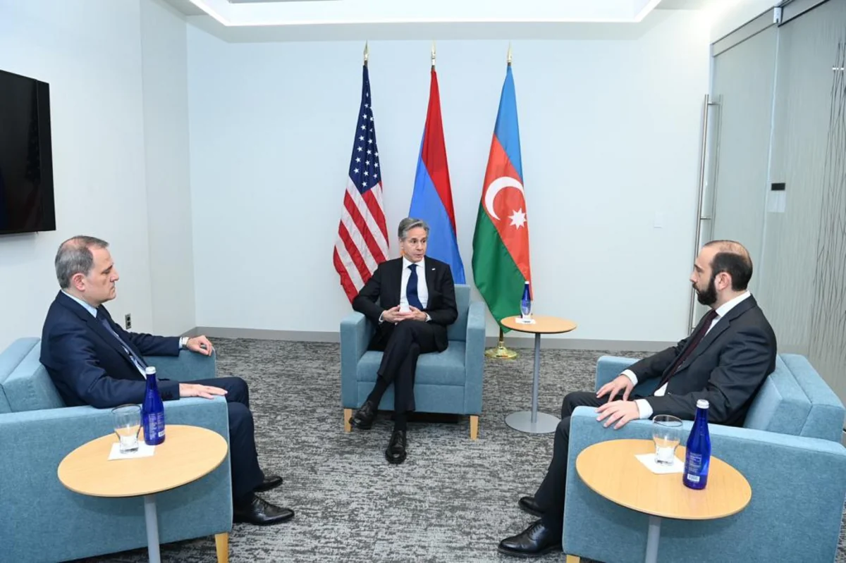 ABŞ Dövlət katibi Azərbaycan və Ermənistən xarici işlər nazirləri ilə görüşüb