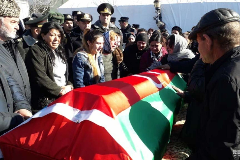 Останки опознанного спустя 26 лет шехида доставлены в Евлах - ФОТО