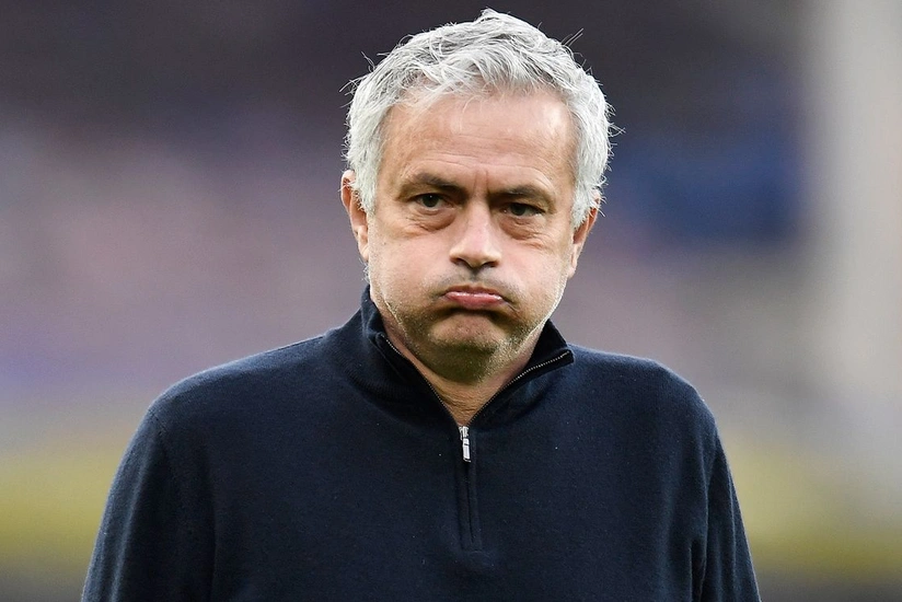 Mourinyo ağır məğlubiyyətdən sonra futbolçularını sərt tənqid edib