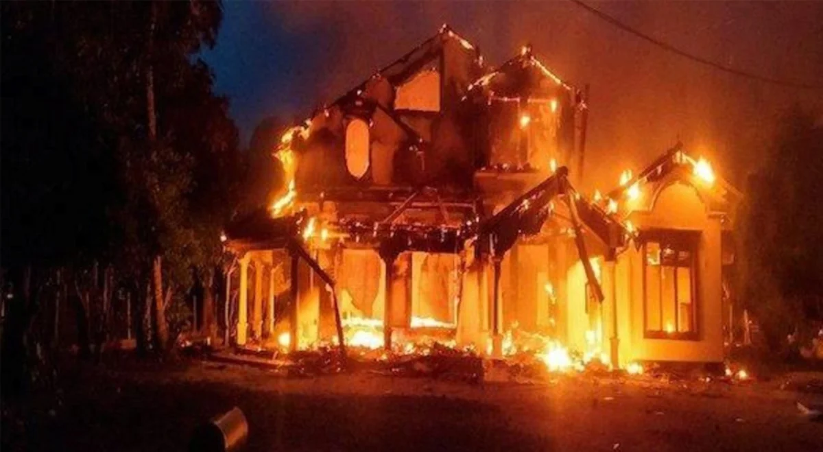 Şri-Lanka polisi baş nazirin iqamətgahını yandıran üç nəfəri həbs edib