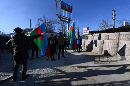 Protest continues on Khankandi-Lachin road, 'Karabakh Shikastasi' played - VIDEO