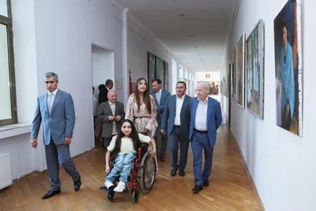 Heydər Əliyev Fondunun vitse-prezidenti Leyla Əliyeva Dövlət Rəssamlıq Akademiyasında olub