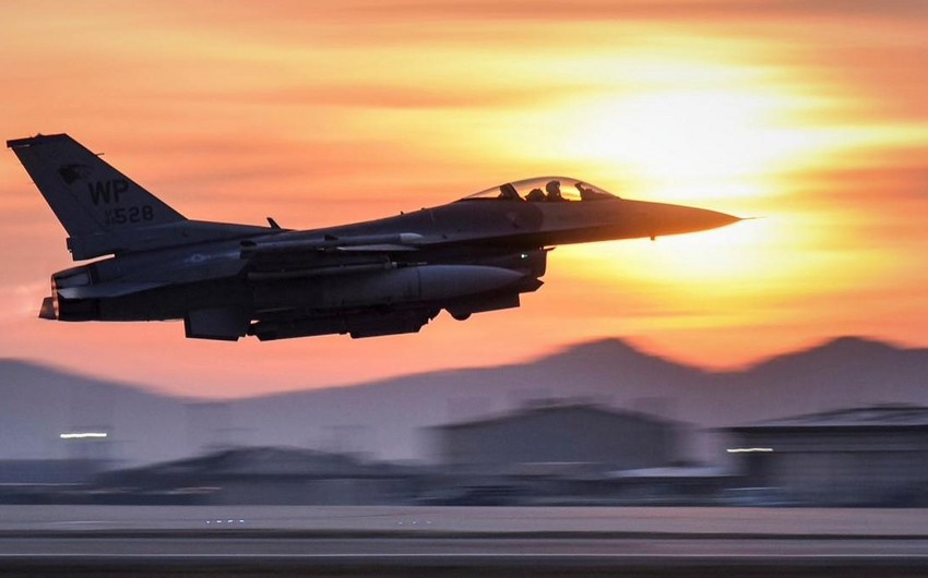 “Bloomberg”: Ukrayna planlaşdırılandan az F-16 alacaq