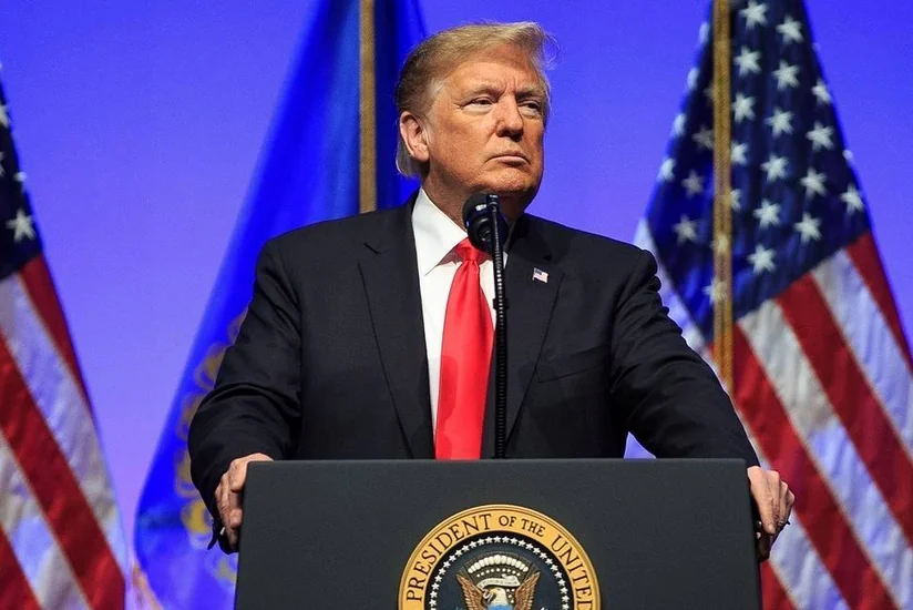 Donald Tramp ABŞ bayrağının Marsda ucaldılacağını söz verib
