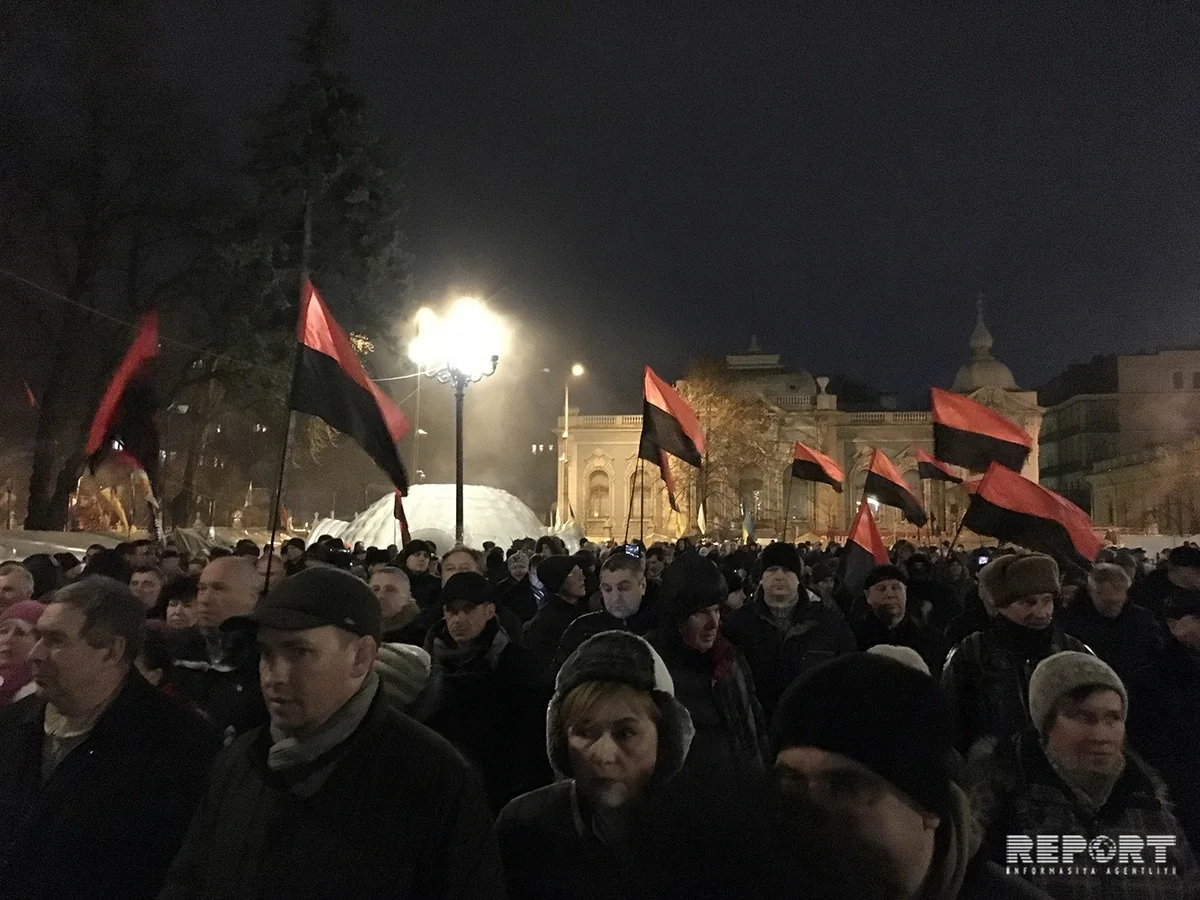В Киеве собралось вече на призыв Саакашвили