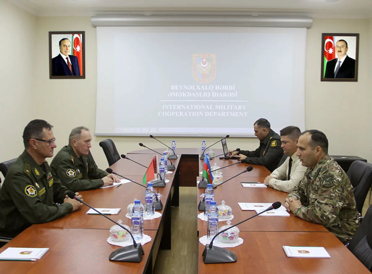 Delegations of Azerbaijani, Belarus defense ministries hold working meeting