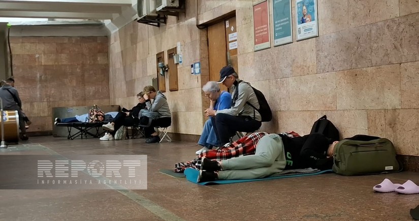 Киев подвергся массированной воздушной атаке, люди провели ночь в метро