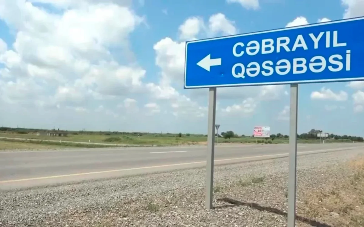 Biləsuvarda məcburi köçkünlərin məskunlaşdığı qəsəbələrdən 14 ailə Cəbrayıla köçürülüb