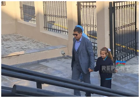 Şuşalı müəllimə: 32 il əvvəl dərs dediyim məktəbdə indi nəvələrim təhsil alacaq